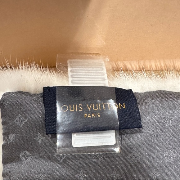 Louis Vuitton Monogram White Mink Stole - Picture 6 of 8